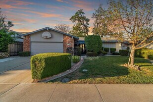 1217 Aberdeen Ave in Stockton, CA - Building Photo