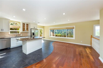1731 Golf Club Dr in Glendale, CA - Foto de edificio - Building Photo
