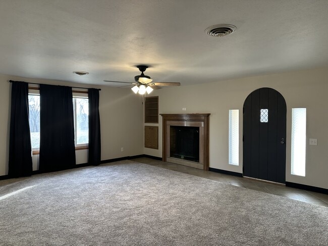 260 Mark Twain Dr in Reeds Spring, MO - Building Photo - Building Photo