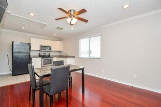 5044 Jefferson St in Houston, TX - Building Photo - Building Photo