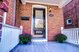 117 Deloraine Ave in Toronto, ON - Building Photo
