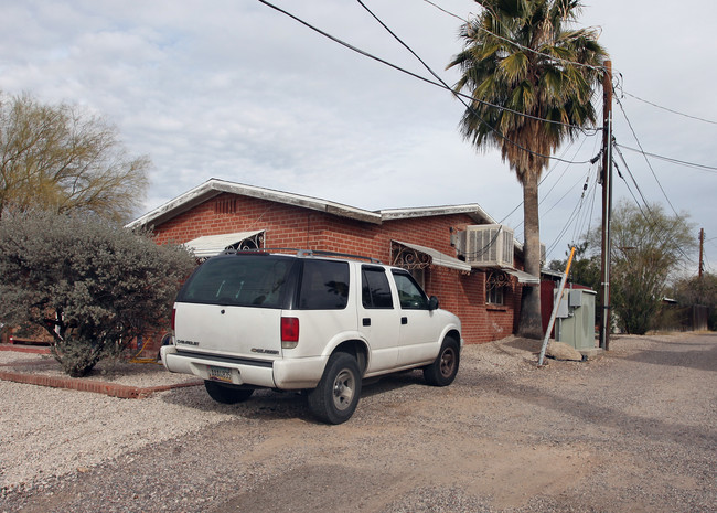 2002-2010 N Tucson Blvd in Tucson, AZ - Foto de edificio - Building Photo