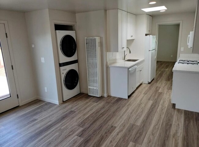 413 Dela Rosa Ave in Monterey, CA - Building Photo - Building Photo