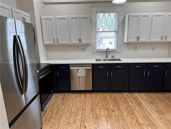 369 Dargan Pl SW in Atlanta, GA - Building Photo - Building Photo