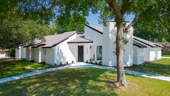 1202 Quail Hollow Dr in Garland, TX - Building Photo