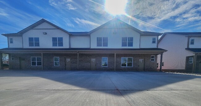 615 Peachers Mill Rd in Clarksville, TN - Building Photo - Building Photo