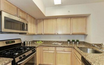 7923 Eastern Ave, Unit 204 in Silver Spring, MD - Building Photo - Building Photo