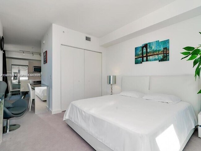 4250 Biscayne Blvd, Unit 810 in Miami, FL - Foto de edificio - Building Photo