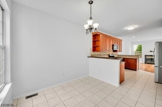 63 Albert Ct in Parsippany Troy Hills, NJ - Building Photo - Building Photo
