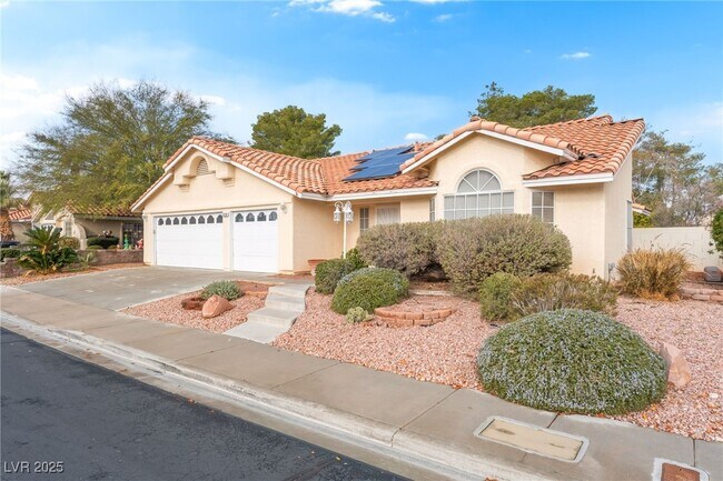 8220 Desert Beach Dr in Las Vegas, NV - Building Photo - Building Photo