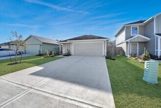 14315 Leafy Willow Dr in Splendora, TX - Building Photo - Building Photo