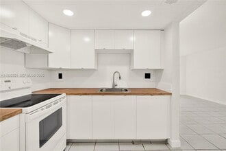 3620 SW 114th Ave in Miami, FL - Foto de edificio - Building Photo