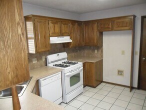 304 Pine Cove Ct in Norman, OK - Building Photo - Building Photo