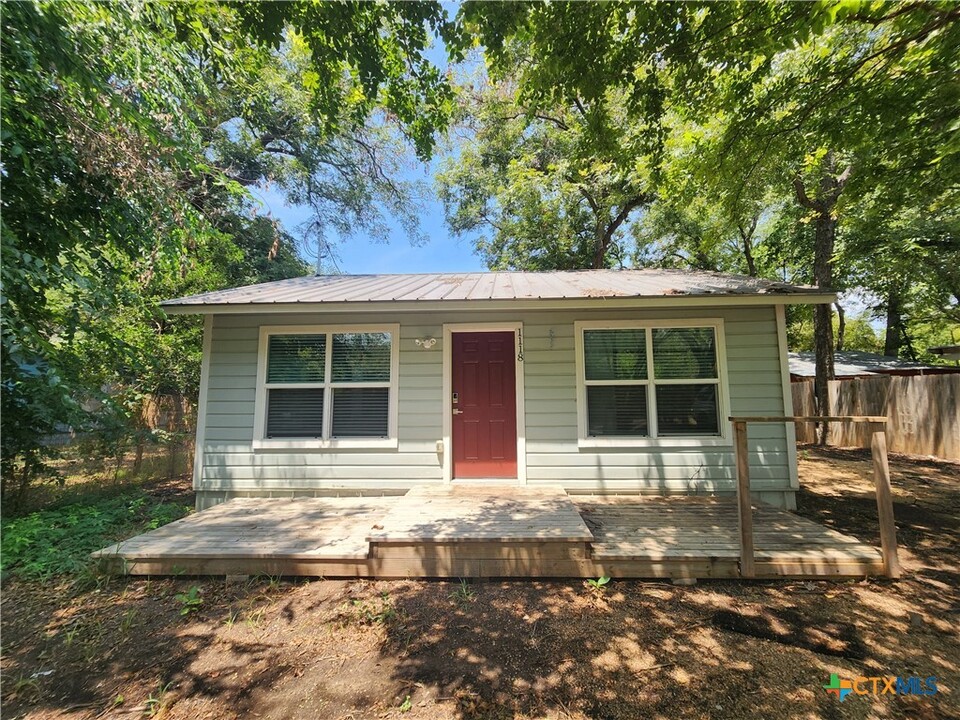 1118 Timber Elm in Seguin, TX - Building Photo