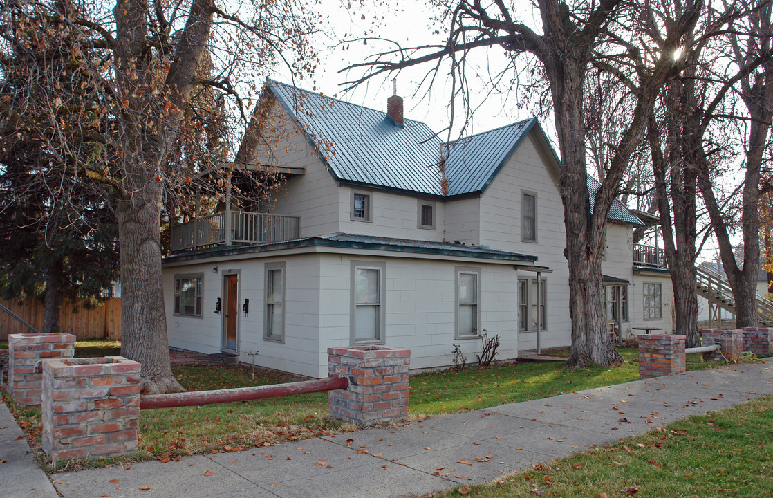 303 E Main St in Weiser, ID - Building Photo