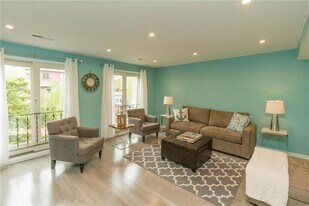 319 Swans Wharf Row in Newport, RI - Building Photo