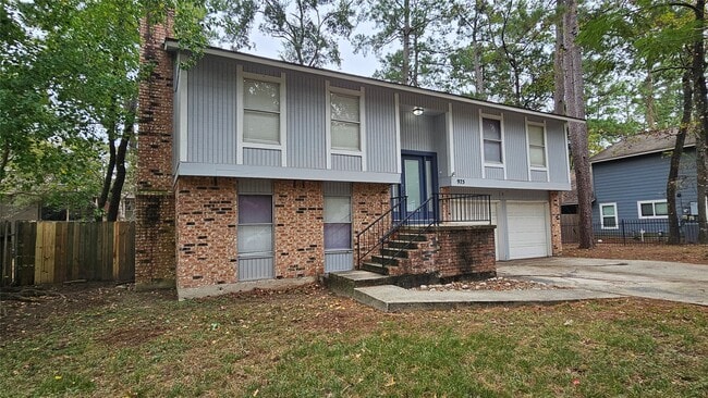 975 N Red Cedar Cir in The Woodlands, TX - Building Photo - Building Photo