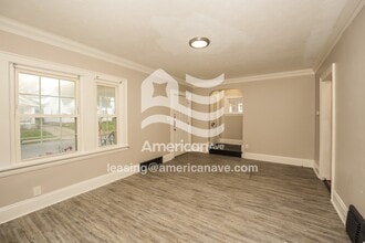 10909 Park Heights Ave in Garfield Heights, OH - Foto de edificio - Building Photo