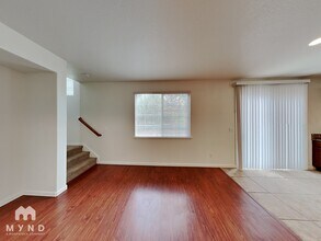 1088 Crown View Dr in Reno, NV - Building Photo - Building Photo