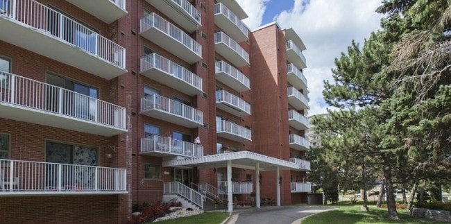 Pier 100 Apartments