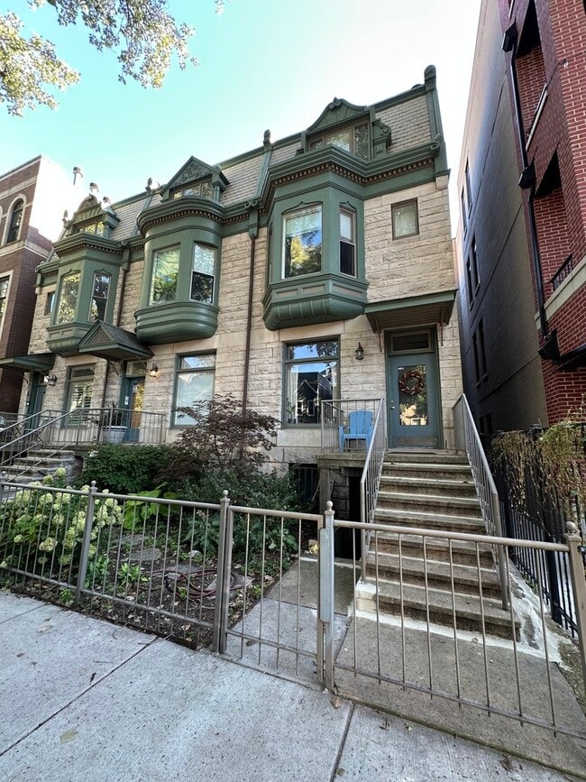 property at 957 W Montana St