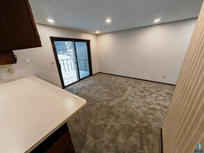 4504 S Cliff Ave in Sioux Falls, SD - Building Photo - Building Photo