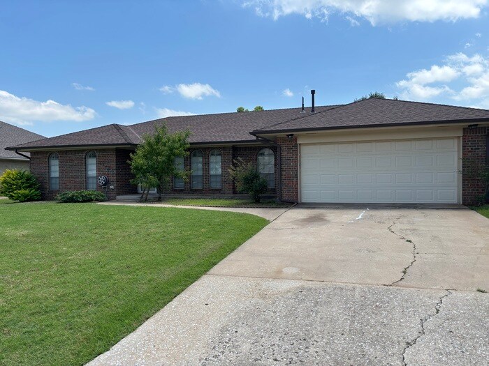 6308 NW 84th St in Oklahoma City, OK - Building Photo
