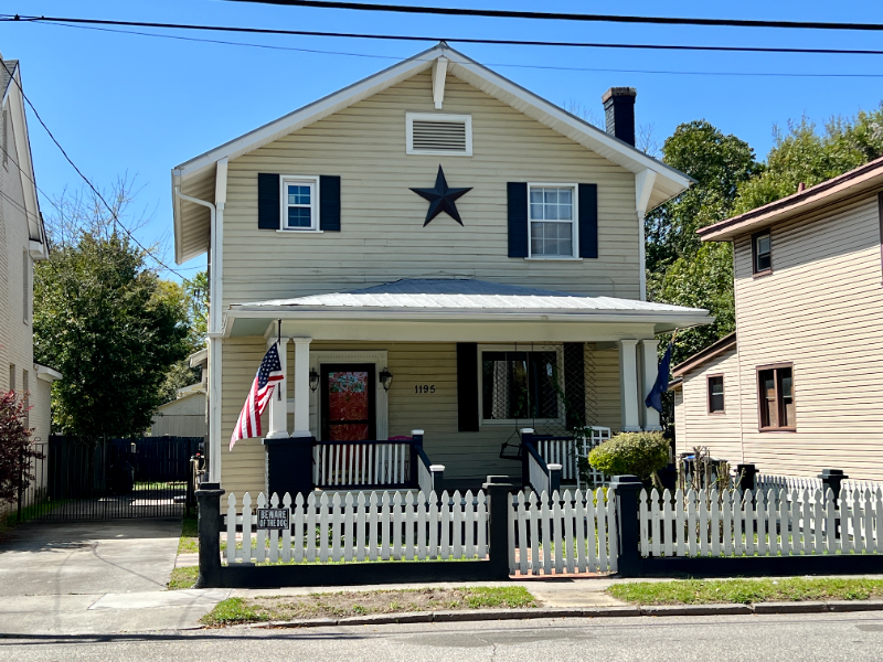 1195 King St in Charleston, SC - Building Photo