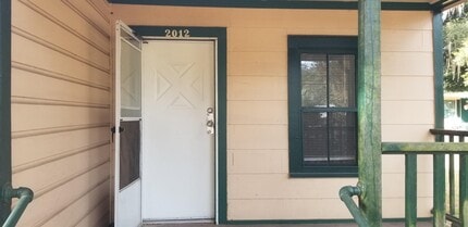 2012 Husson Ave in Palatka, FL - Building Photo - Building Photo