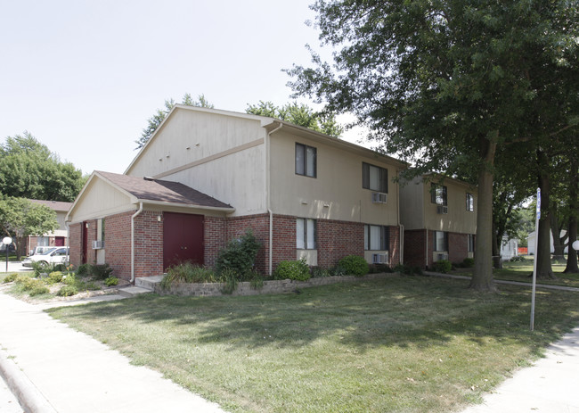 Oakland Park Apartments in Oakland, IA - Building Photo - Building Photo