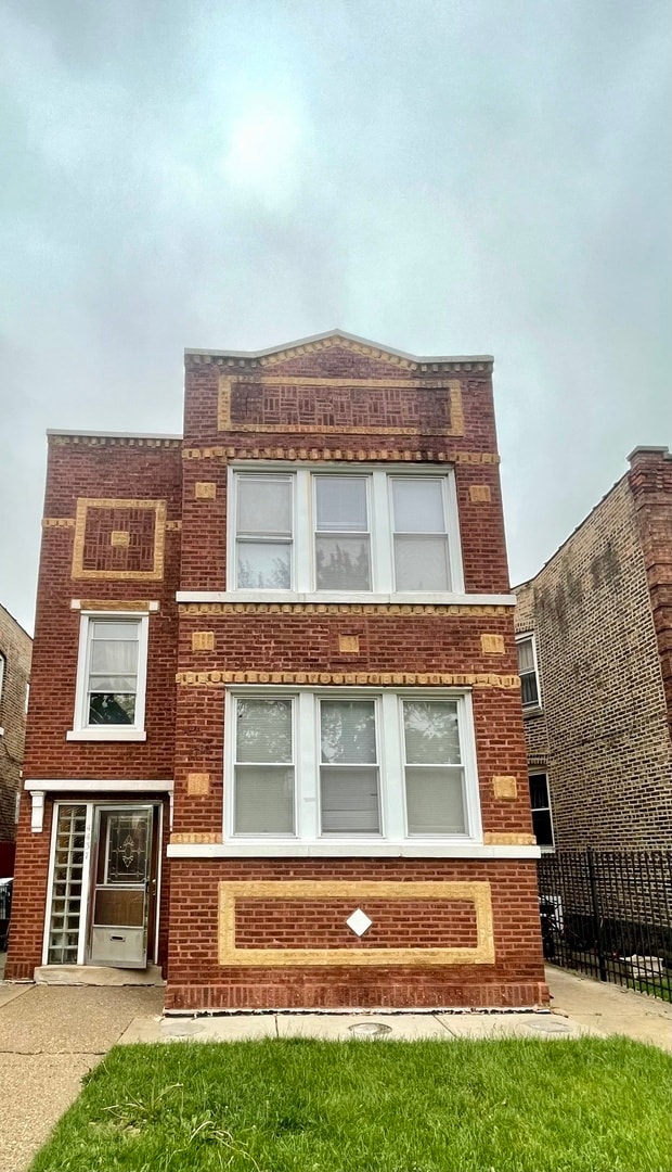 property at 4437 S Sawyer Ave