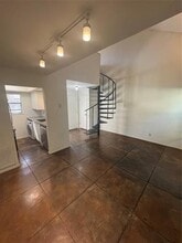 806 W Sycamore St in Denton, TX - Building Photo - Building Photo