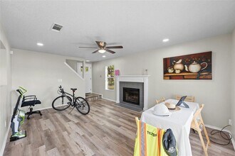 363 Fantail Loop in Lakeway, TX - Building Photo - Building Photo