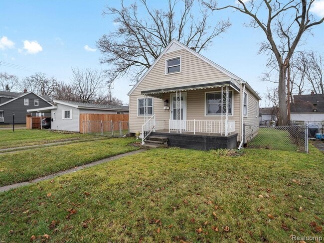 1324 E Hayes Ave in Hazel Park, MI - Building Photo - Building Photo