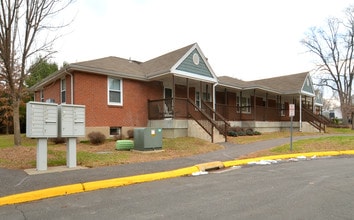 Carter Court in Glastonbury, CT - Building Photo - Building Photo