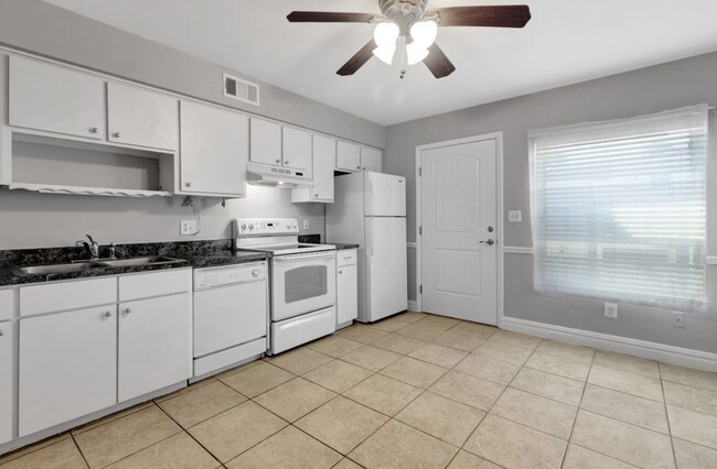4513 La Carmen Ct in Tampa, FL - Foto de edificio - Building Photo