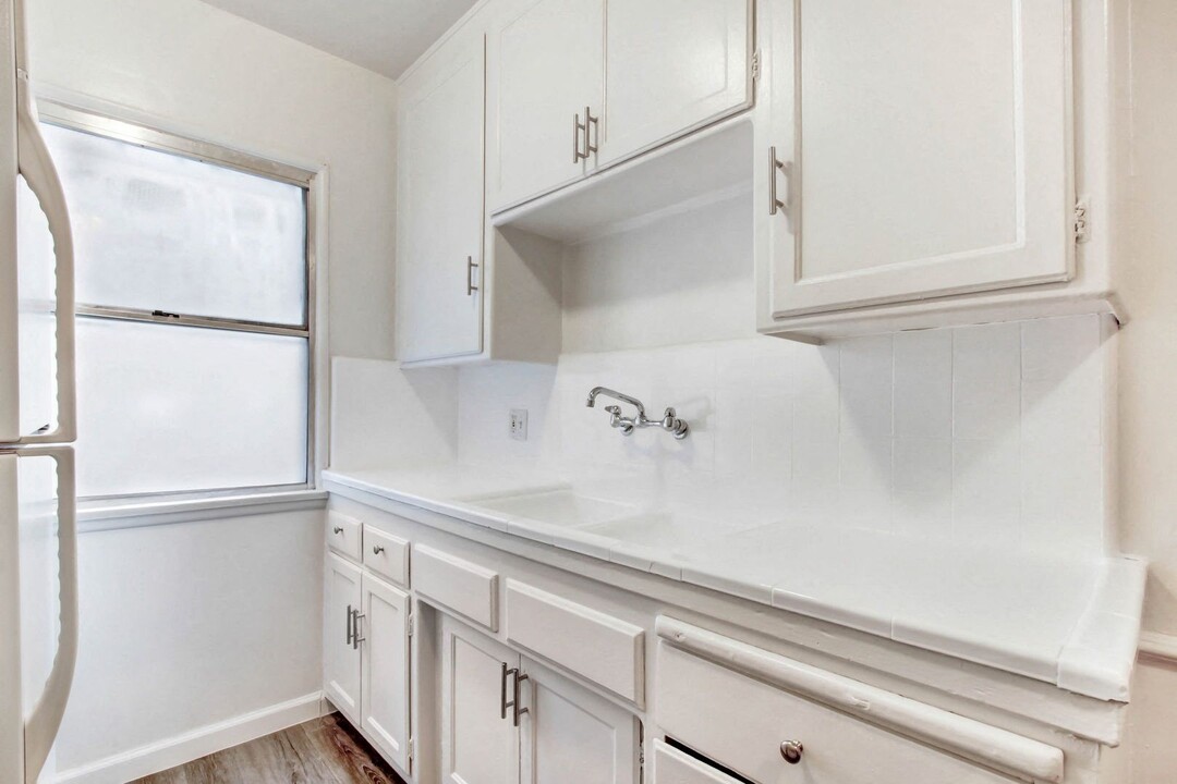 Oxford Avenue Apartments II in Los Angeles, CA - Building Photo