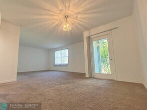 9013 NW 38th Dr in Coral Springs, FL - Building Photo - Building Photo