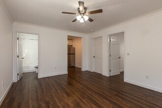 5421 S Gramercy Pl in Los Angeles, CA - Building Photo - Building Photo