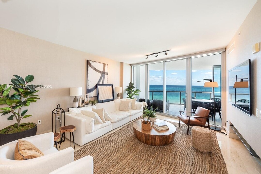 17121 Collins Ave, Unit 1704 in Sunny Isles Beach, FL - Building Photo