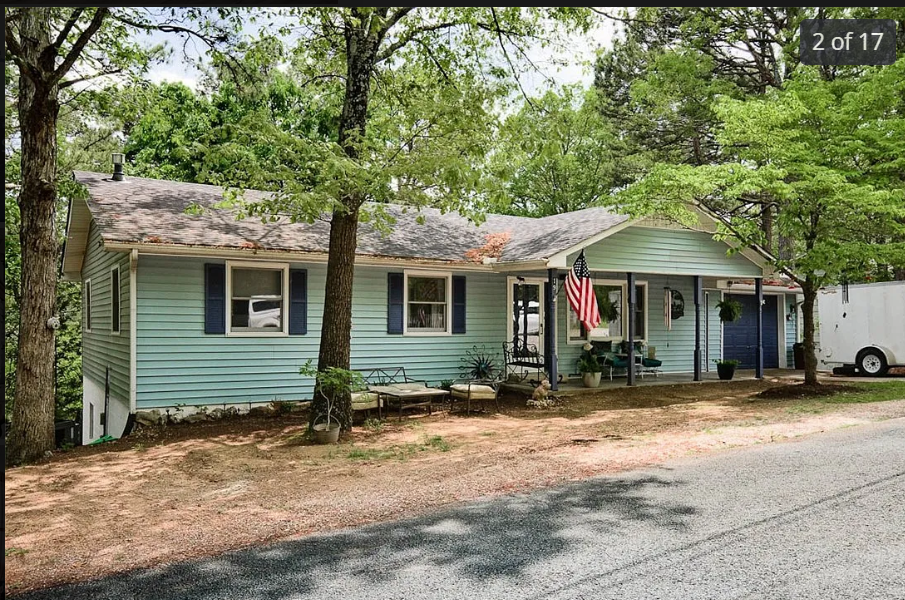 19 Harvey Rd in Eureka Springs, AR - Building Photo