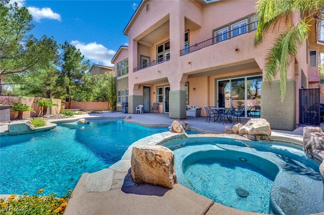 1004 Golden Age Ct in Las Vegas, NV - Building Photo