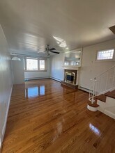 33 Fournier Cres in Elmwood Park, NJ - Building Photo - Building Photo