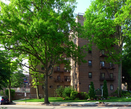 8740 Francis Lewis Blvd in Queens Village, NY - Building Photo - Building Photo