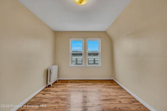 402 Scott St in Wilkes-Barre, PA - Building Photo - Building Photo