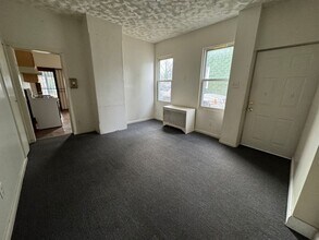 1016 Pine St in Darby, PA - Foto de edificio - Building Photo