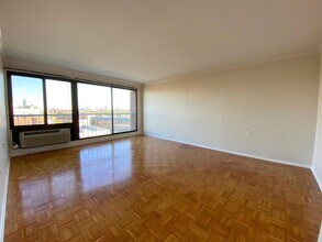 1105 Massachusetts Ave, Unit 11 in Cambridge, MA - Building Photo - Building Photo