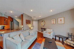 1010 Allen St in Dallas, TX - Building Photo