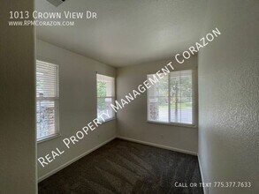 1013 Crown View Dr in Reno, NV - Foto de edificio - Building Photo