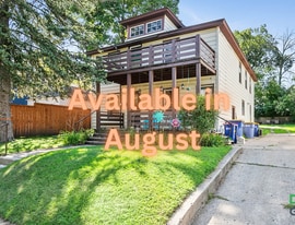 848 Crescent St NE in Grand Rapids, MI - Building Photo